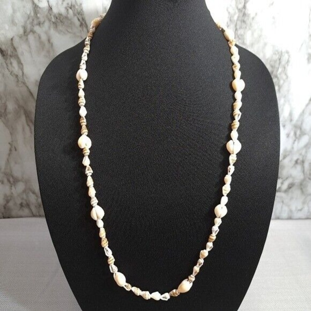Handmade Women's Natural Seashell Necklace Beige & Cream Size 16 Inches‎